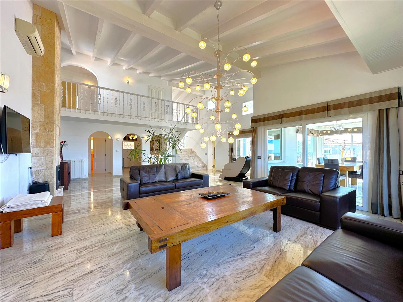 Uitzonderlijke villa te koop met uitzicht op zee in Moraira.