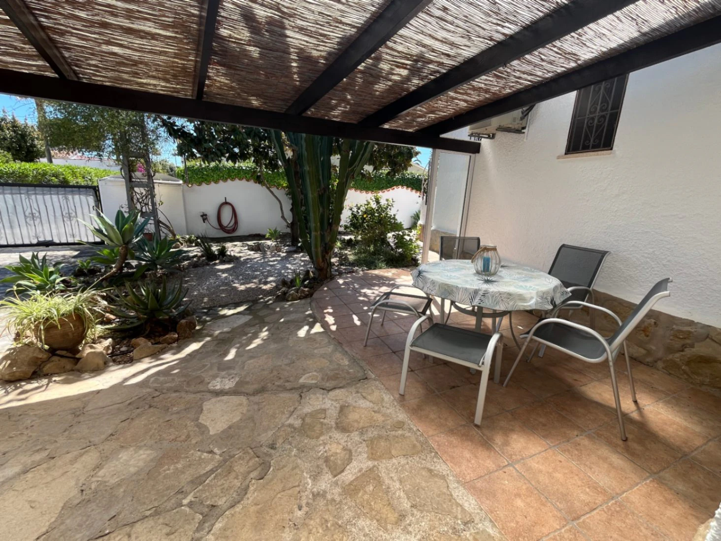 Chalet zu verkaufen mit 3 Schlafzimmern in Els Poblets, Alicante