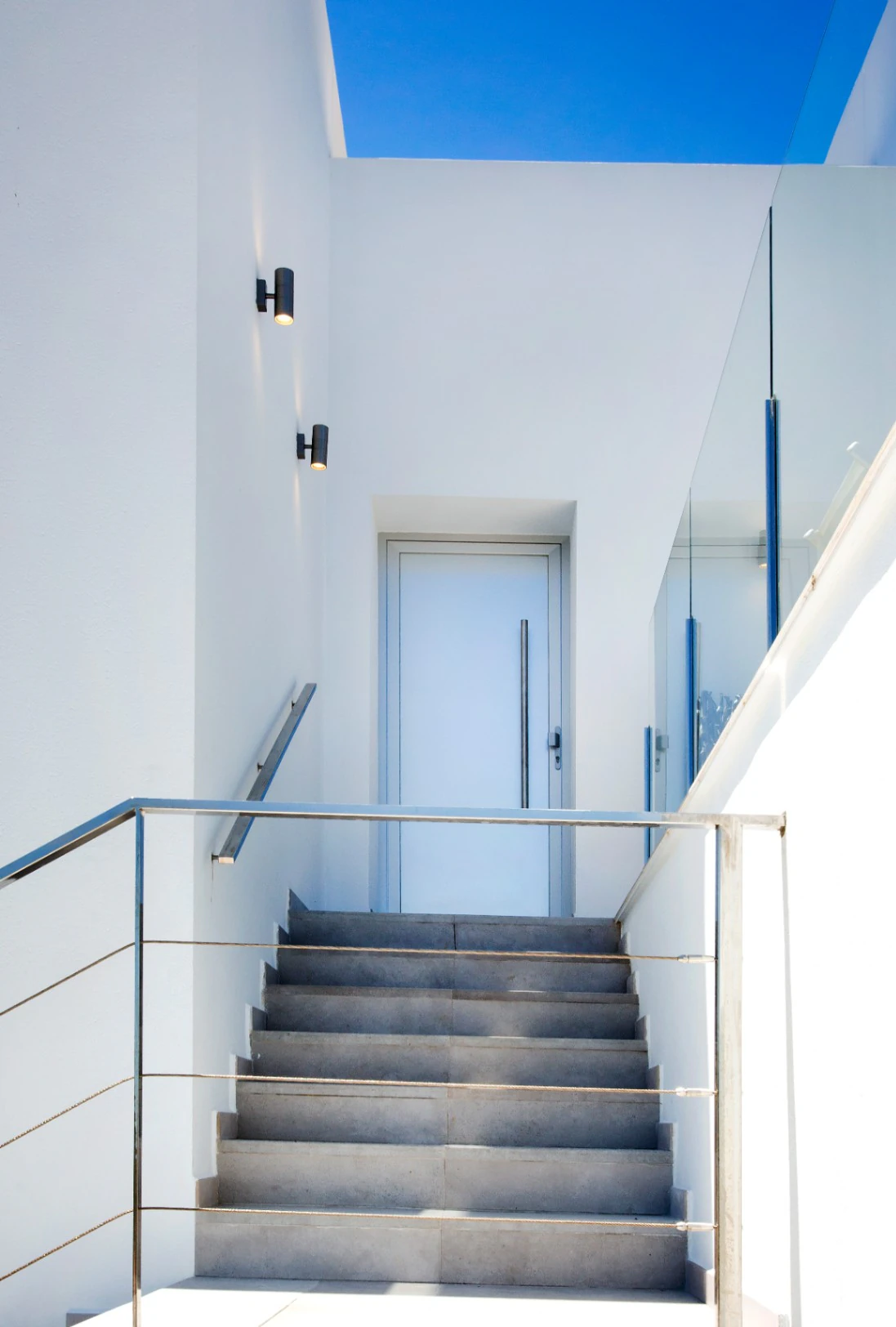 Villa zu verkaufen in Orba: Minimalistischer Luxus mit fantastischer Aussicht