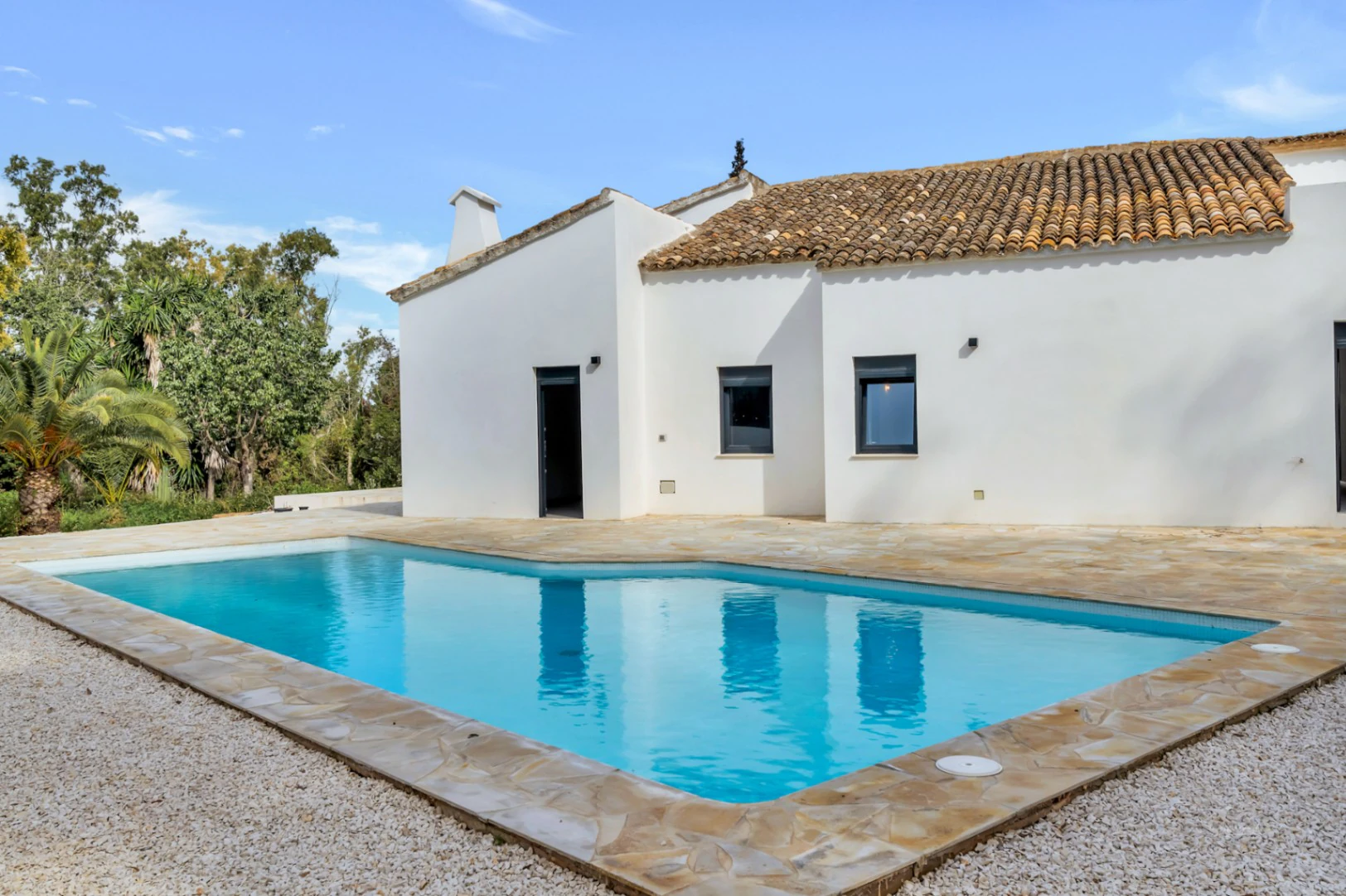 Beautiful Andalusian style finca built on a large plot