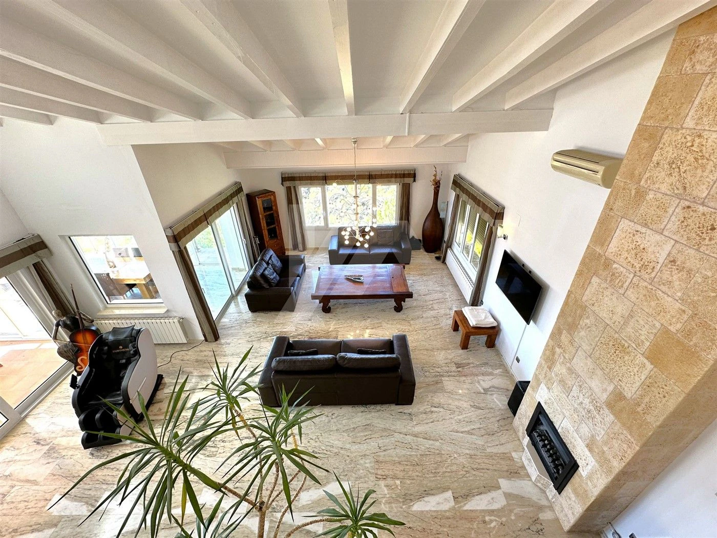 Uitzonderlijke villa te koop met uitzicht op zee in Moraira.