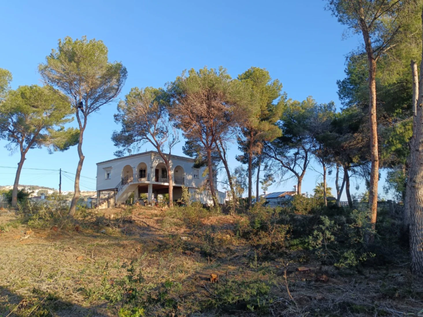 Parcela en Moraira con posibilidad de construir 3 villas