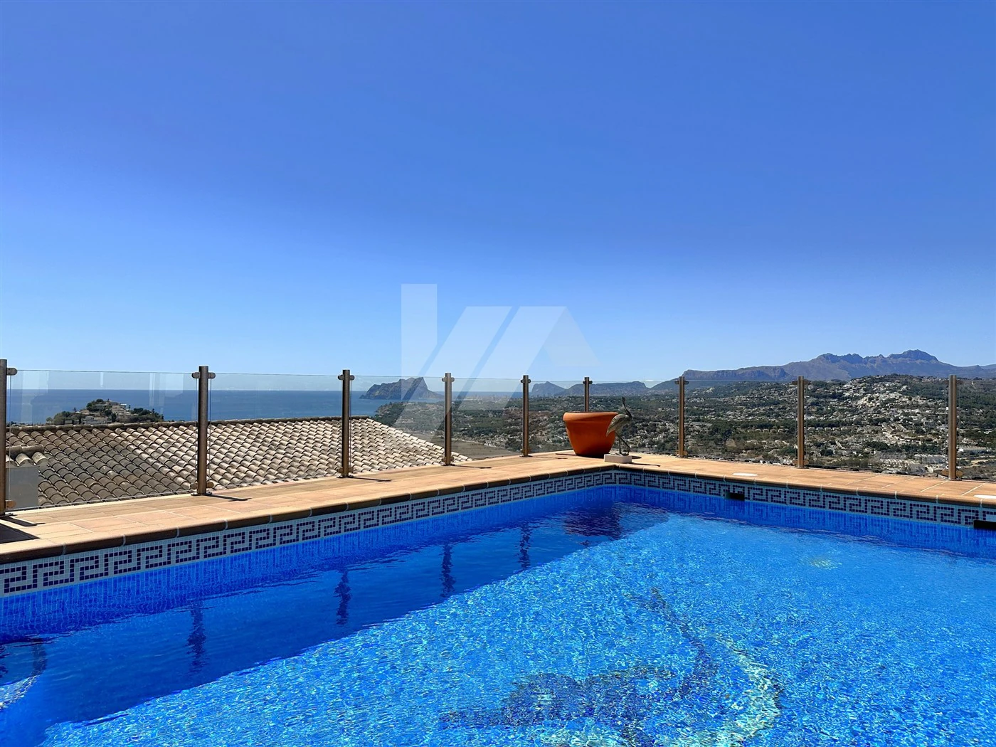 Uitzonderlijke villa te koop met uitzicht op zee in Moraira.