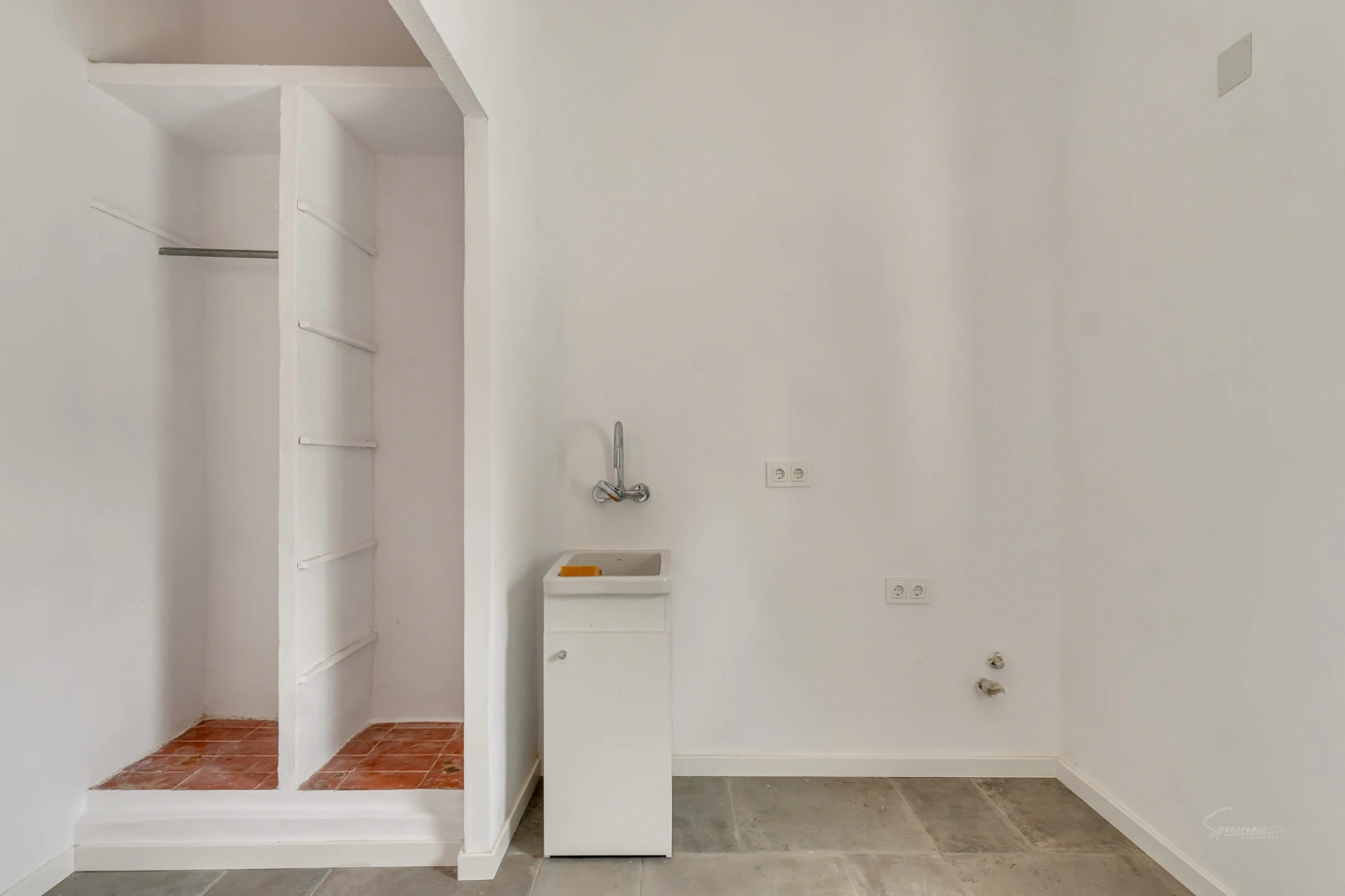 Beautiful Andalusian style finca built on a large plot