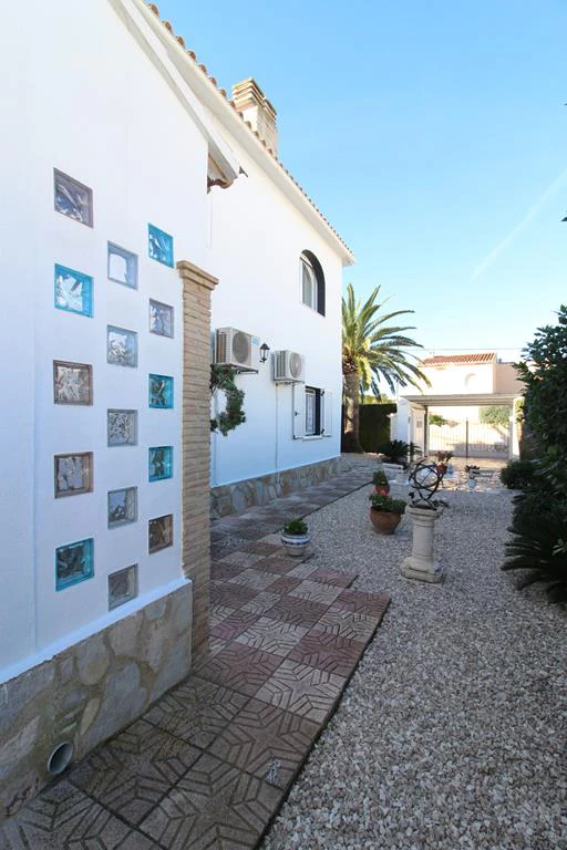 Villa a step away from the beach, Els Poblets