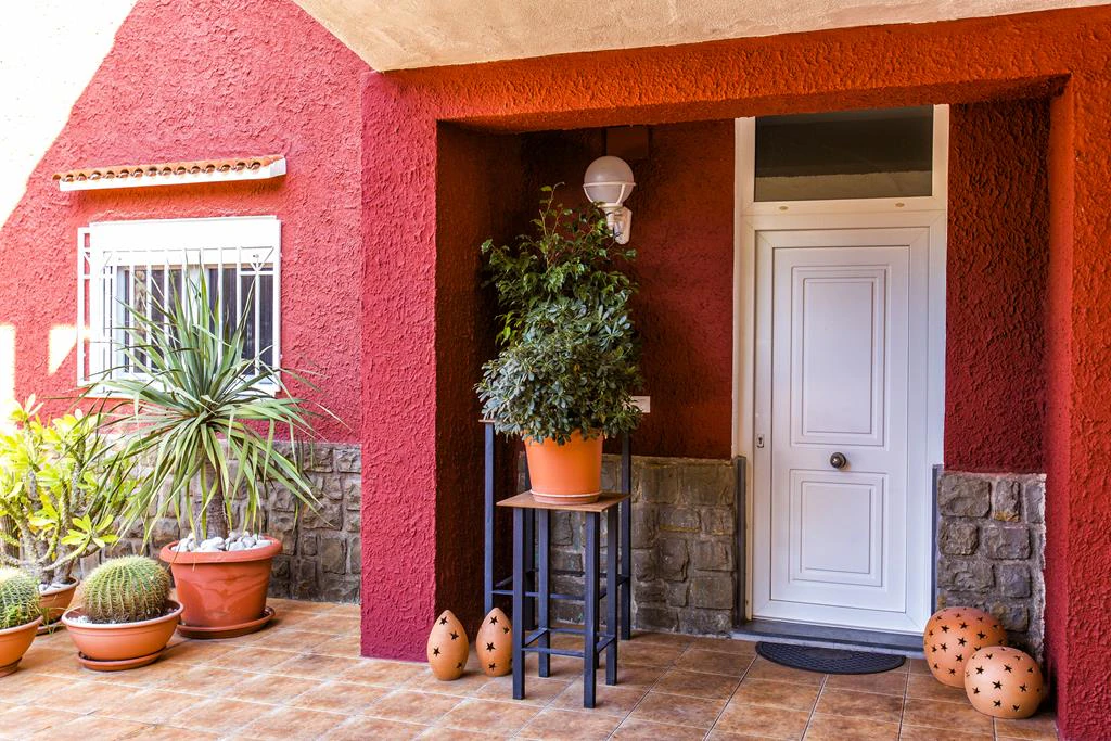 Villa with 2950 m² plot just 700 m from Marineta Cassiana, Dénia