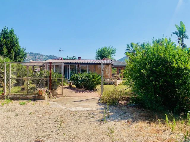 For Sale. Country house in Denia