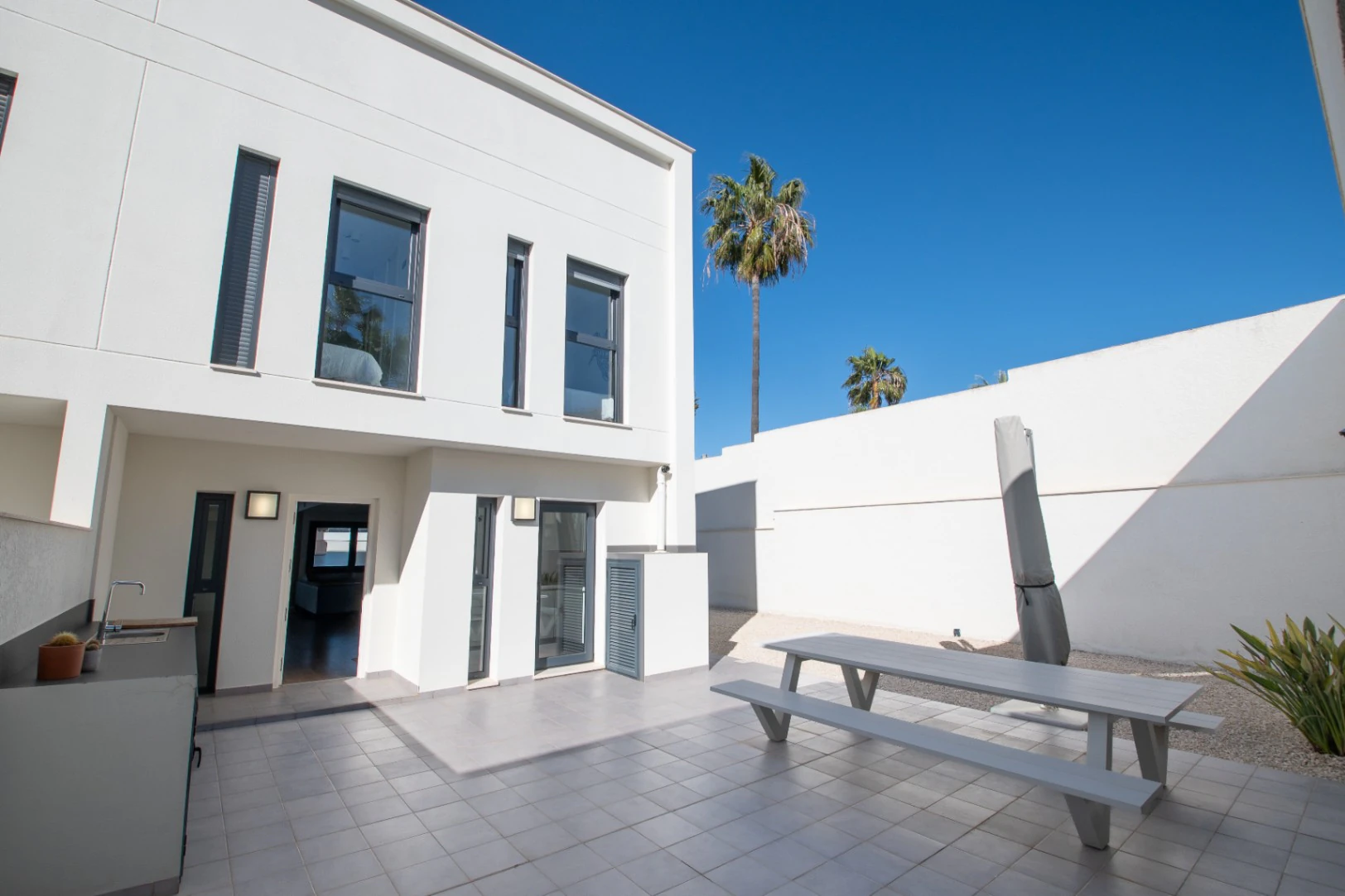 Modernes Haus in Albir – 3 Schlafzimmer, eigenes Grundstück und fußläufig zur Stadt