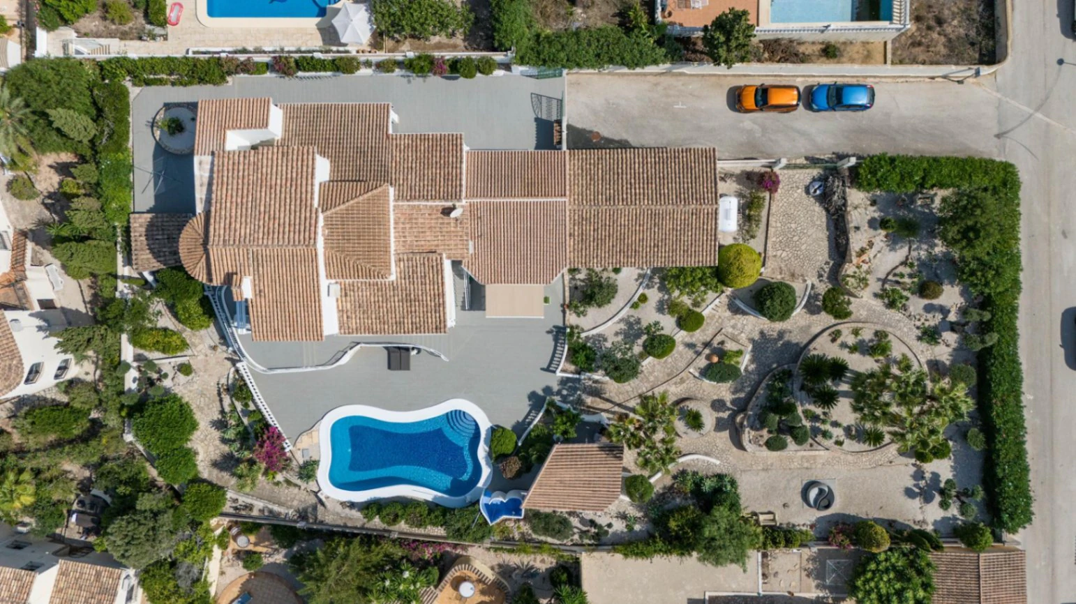 Cumbre del Sol villa gerenoveerd met uitzicht op zee