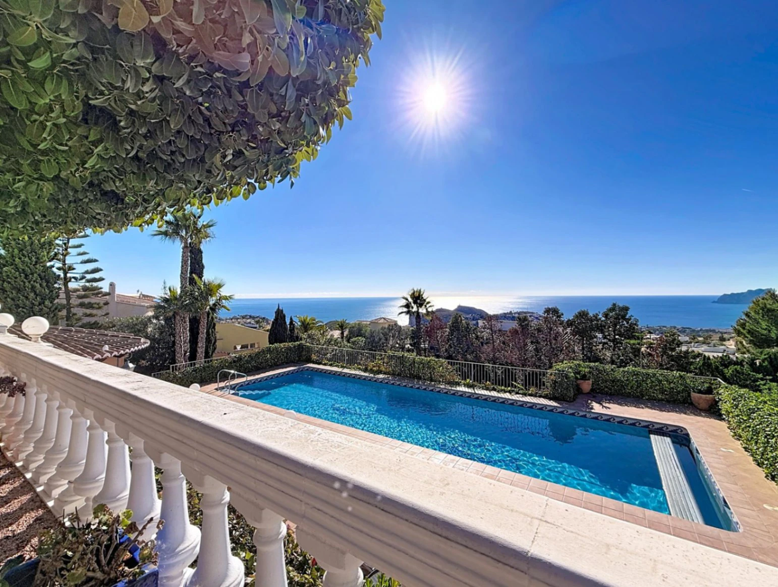 Cumbre del Sol Villa auf Doppelgrundstück mit Panoramablick in Kalmias