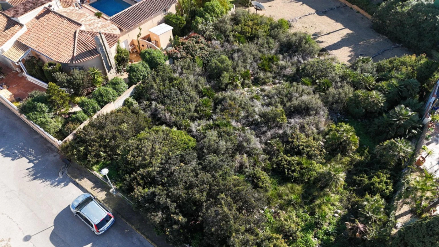 Cumbre del Sol urban plot with sea views