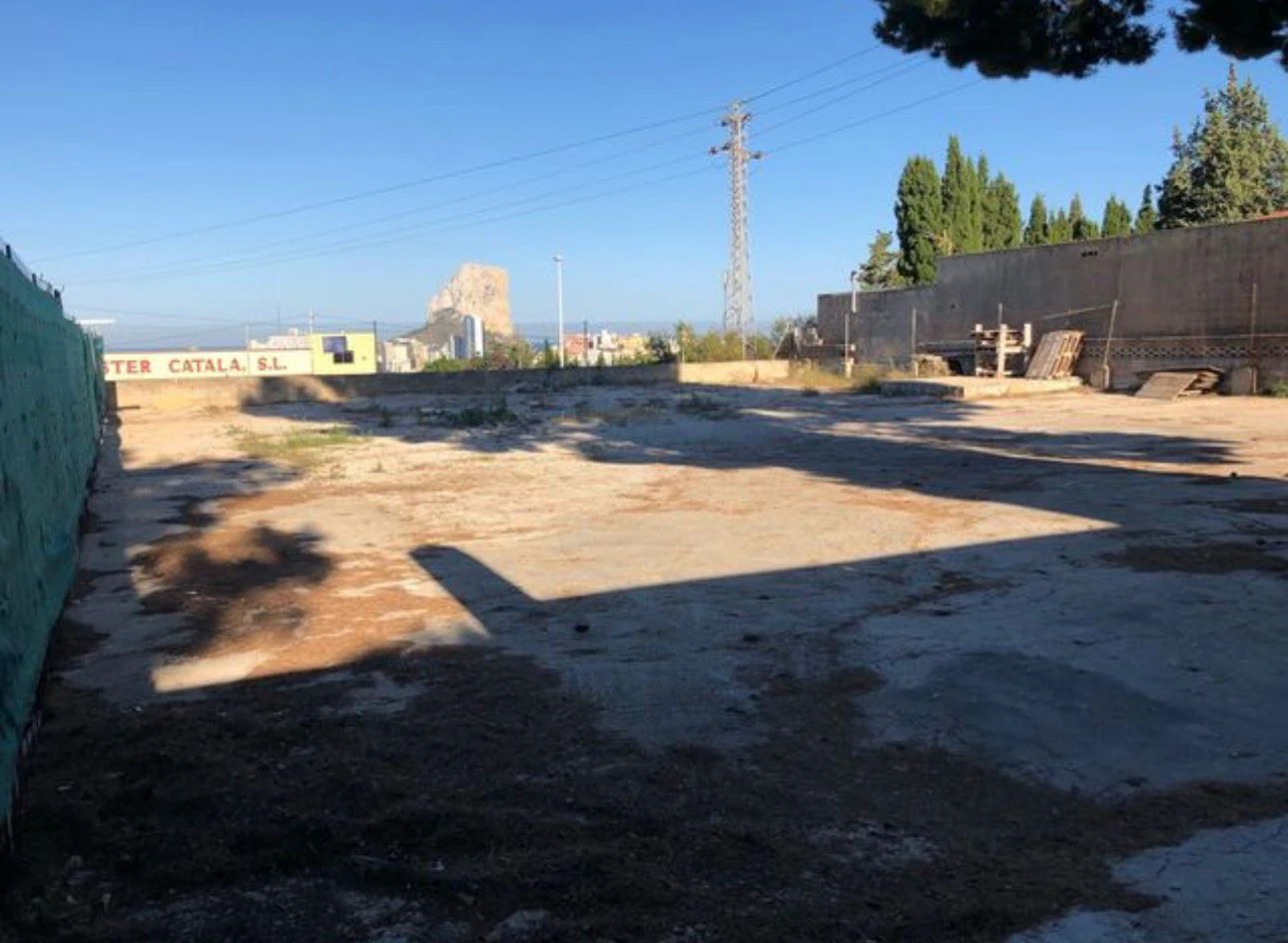 Terrain à la vente à Calpe