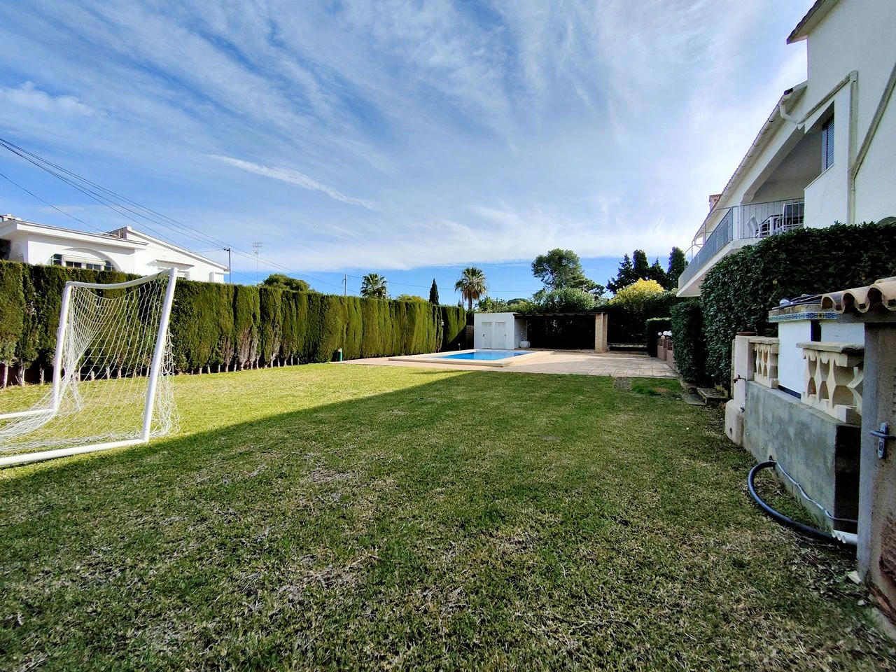 CHALET IN LAS ROTAS