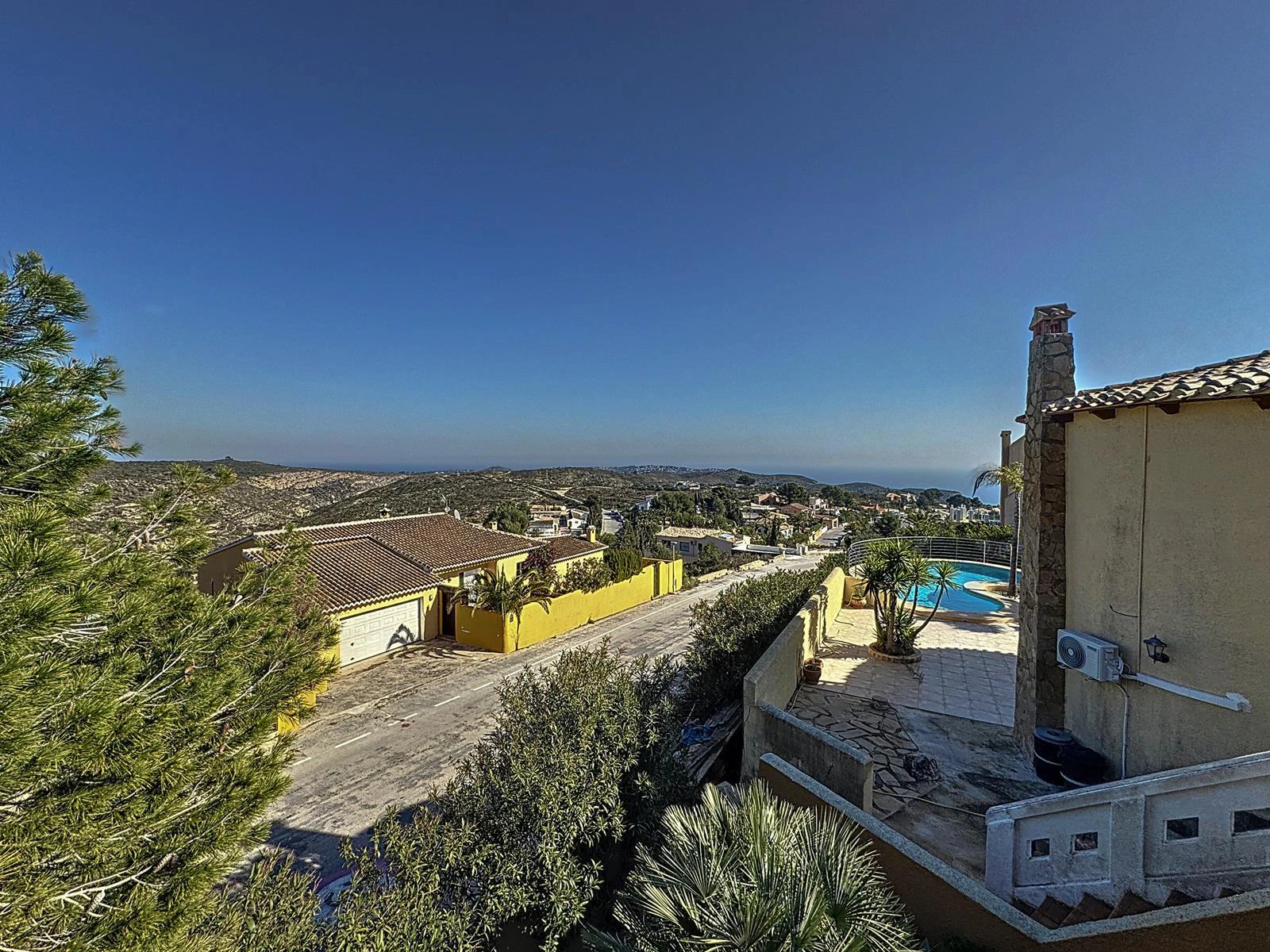 Cumbre del Sol villa with private pool and sea views