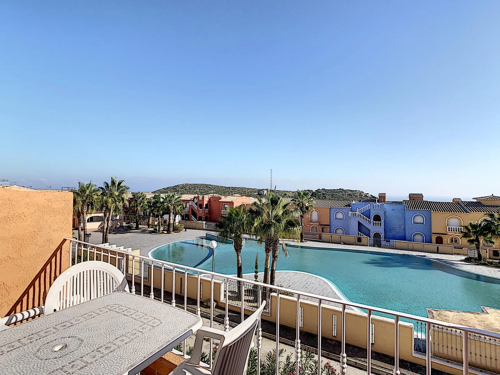 Cumbre del Sol gerenoveerd duplex appartement in Pueblo de la Paz