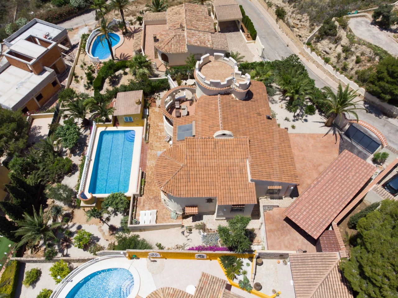 5 bedroom, 3 bathroom villa For Sale in Benitachell