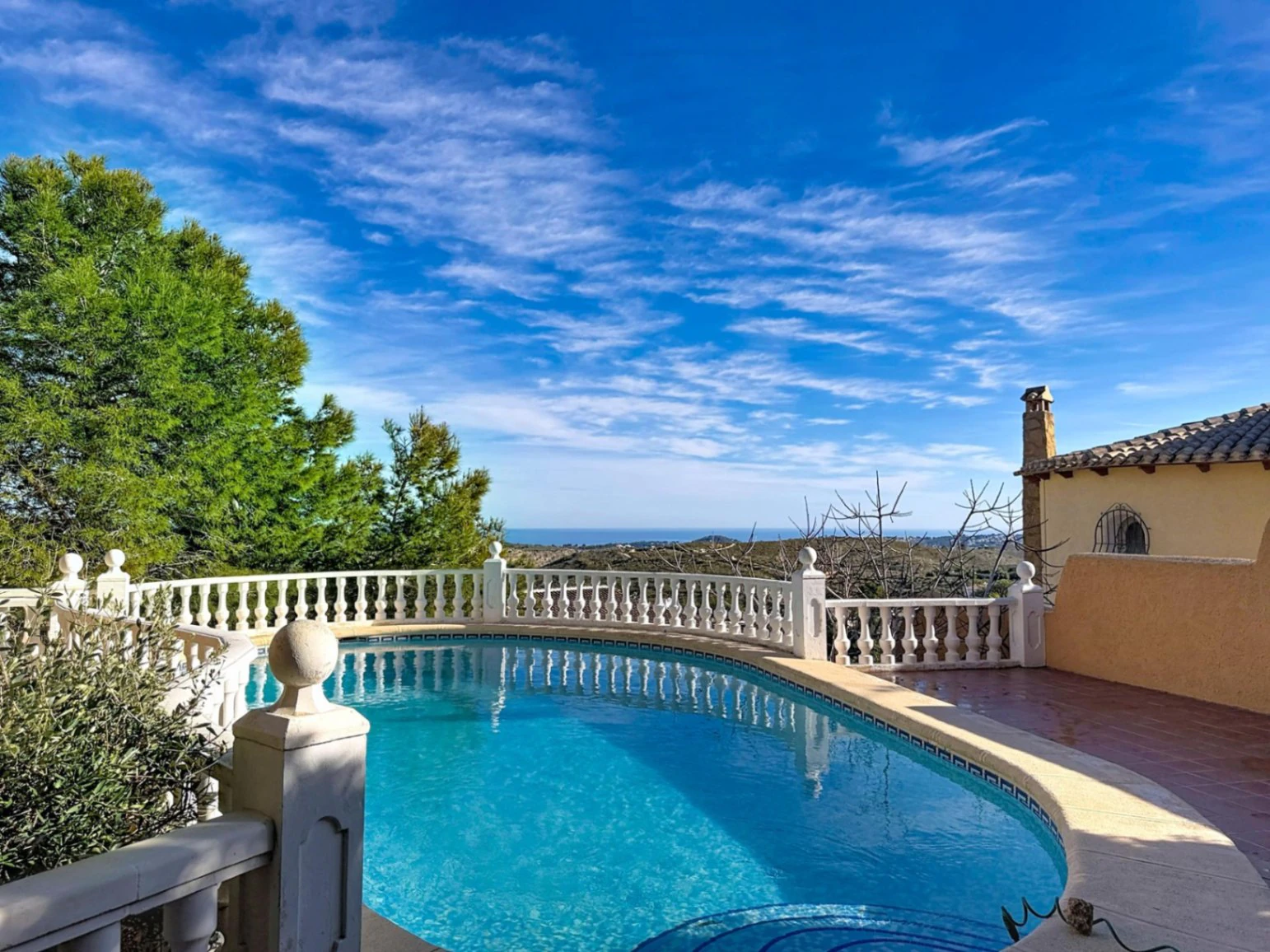 Cumbre del Sol villa with private pool and sea views