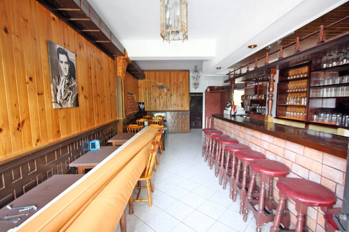 Commercial premises near the beach for sale in Denia