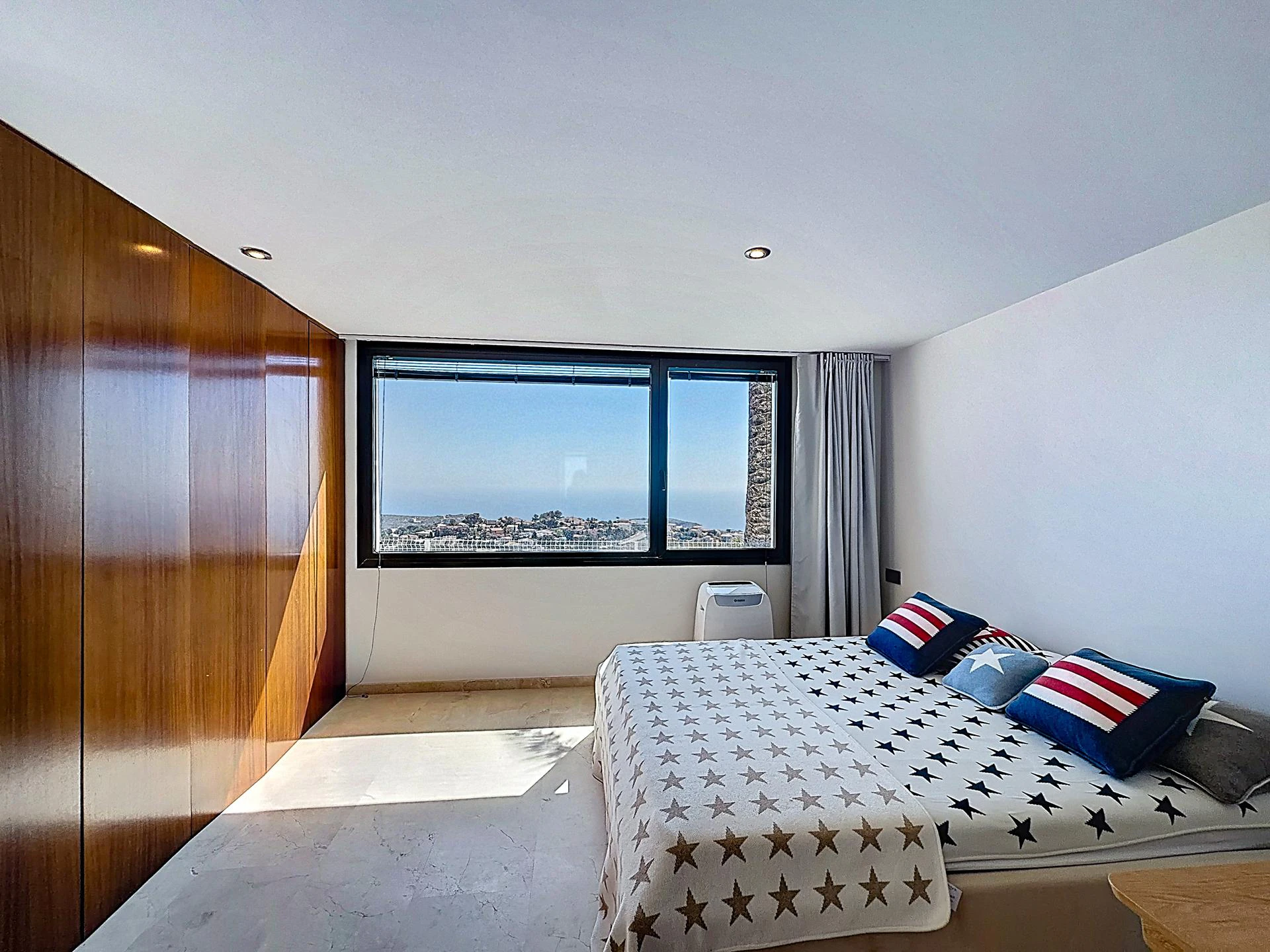 Cumbre del Sol modern villa with panoramic sea views
