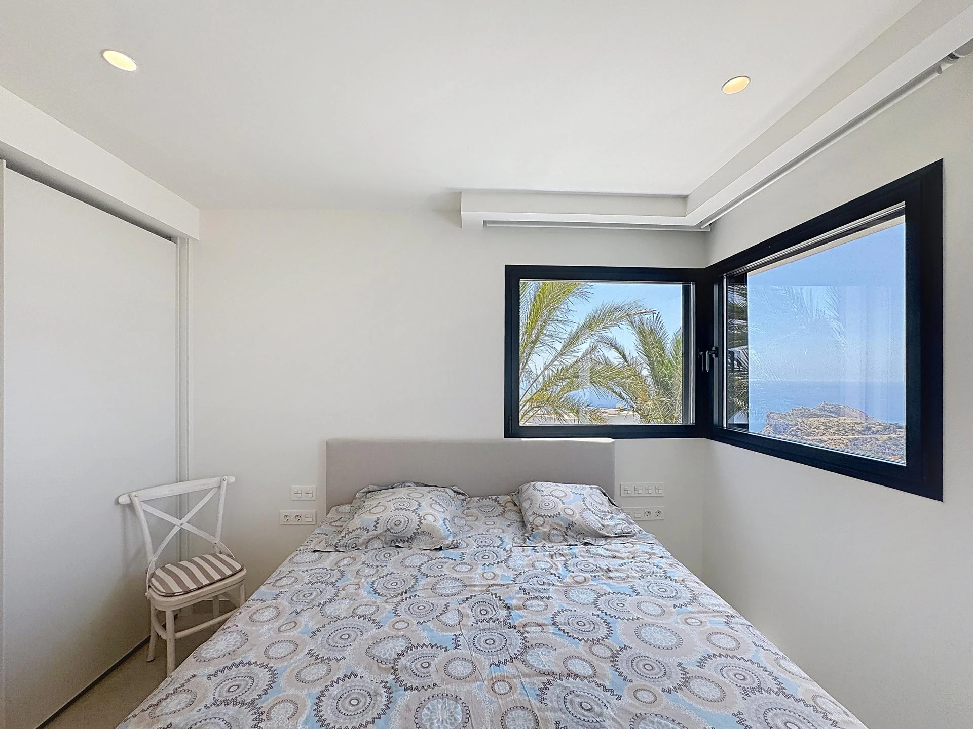 Cumbre del Sol Luxury villa with panoramic views in Jazmines residential area