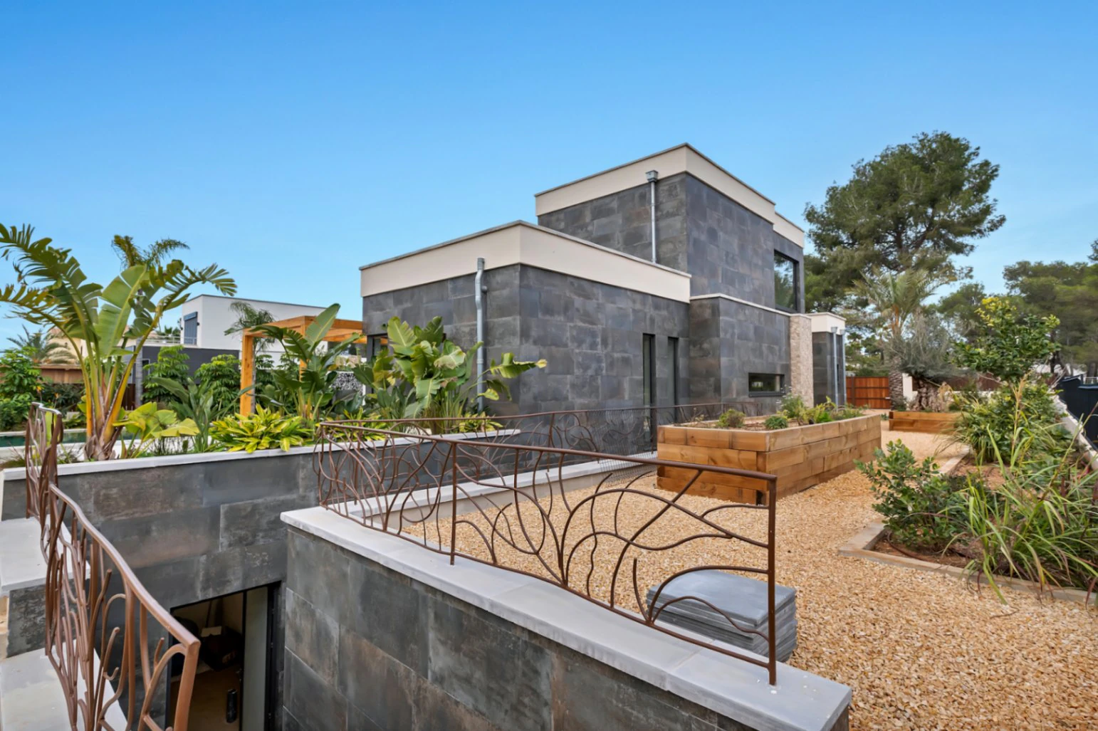 Luxury new build villa located in a quiet area.