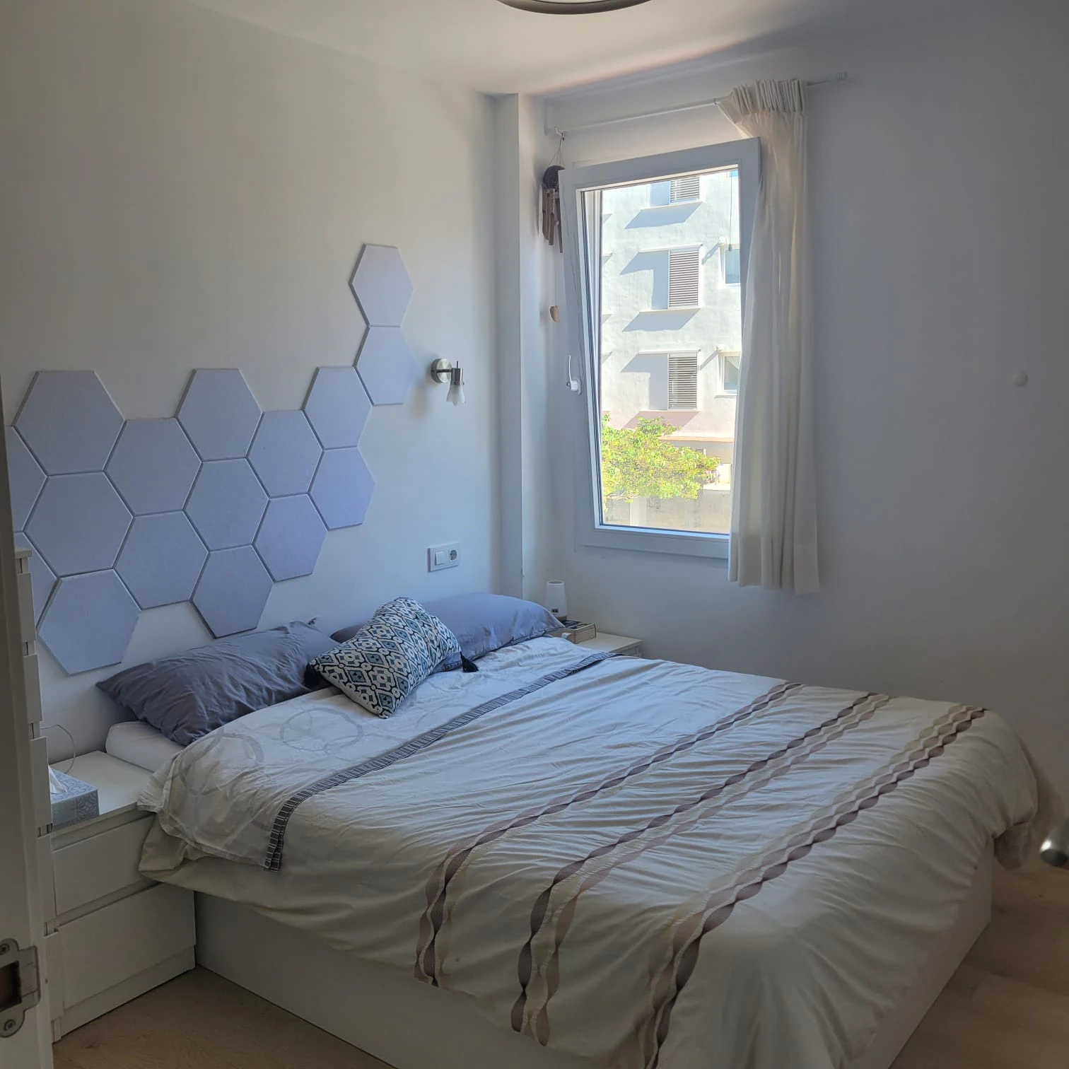 Renovated 2-Bedroom Apartment for Sale Near Arenal Beach, Jávea