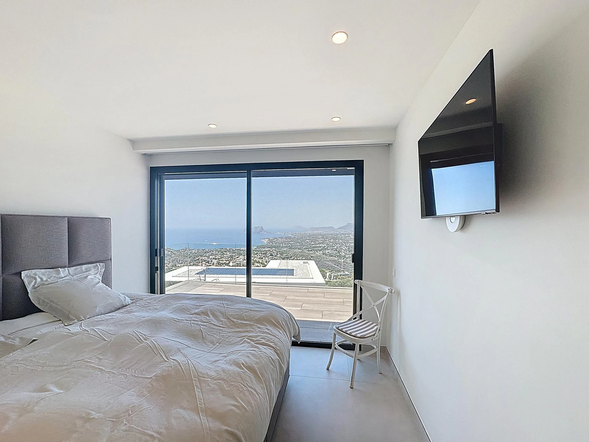 Cumbre del Sol Luxury villa with panoramic views in Jazmines residential area