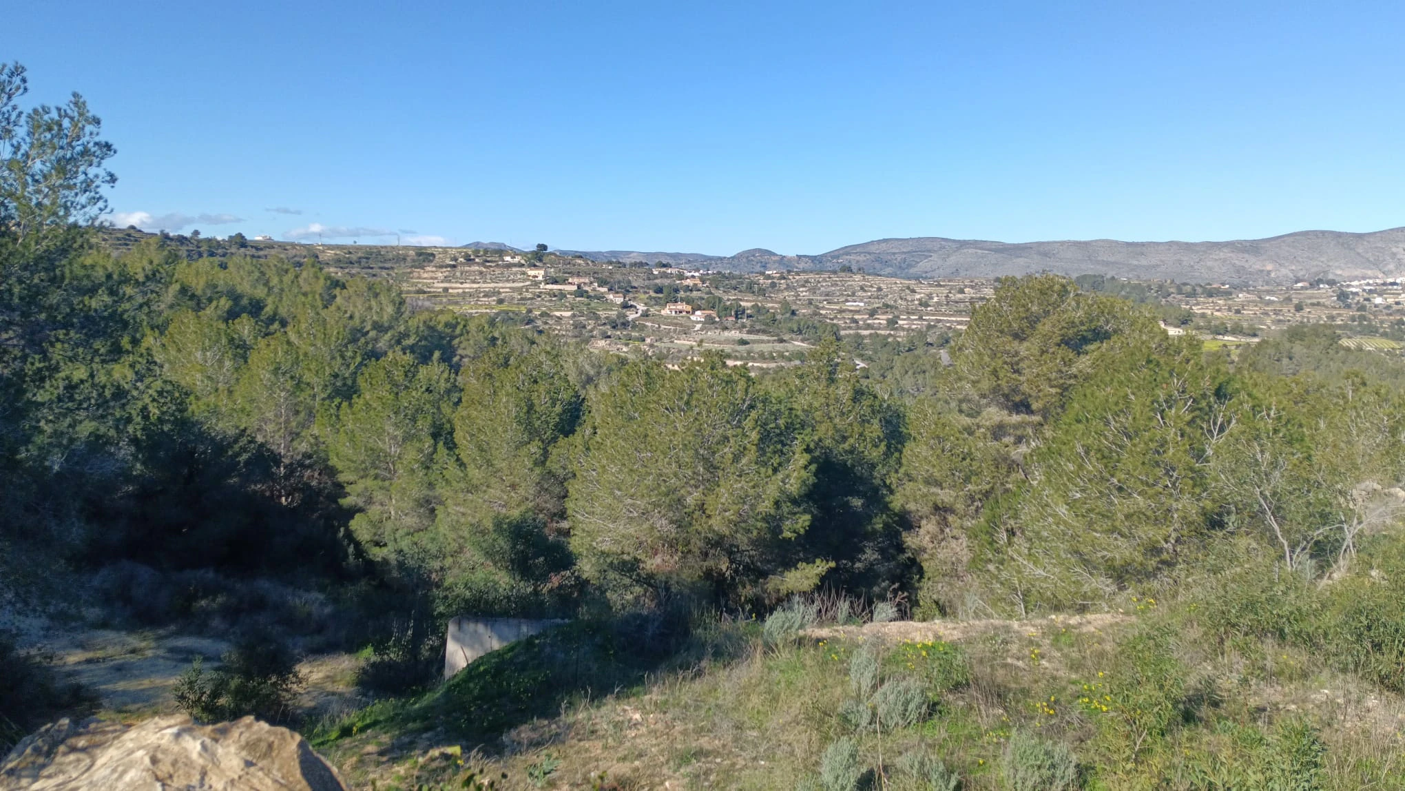 Espectacular Parcela Urbana con Vistas Panorámicas y Gran Terreno Adyacente