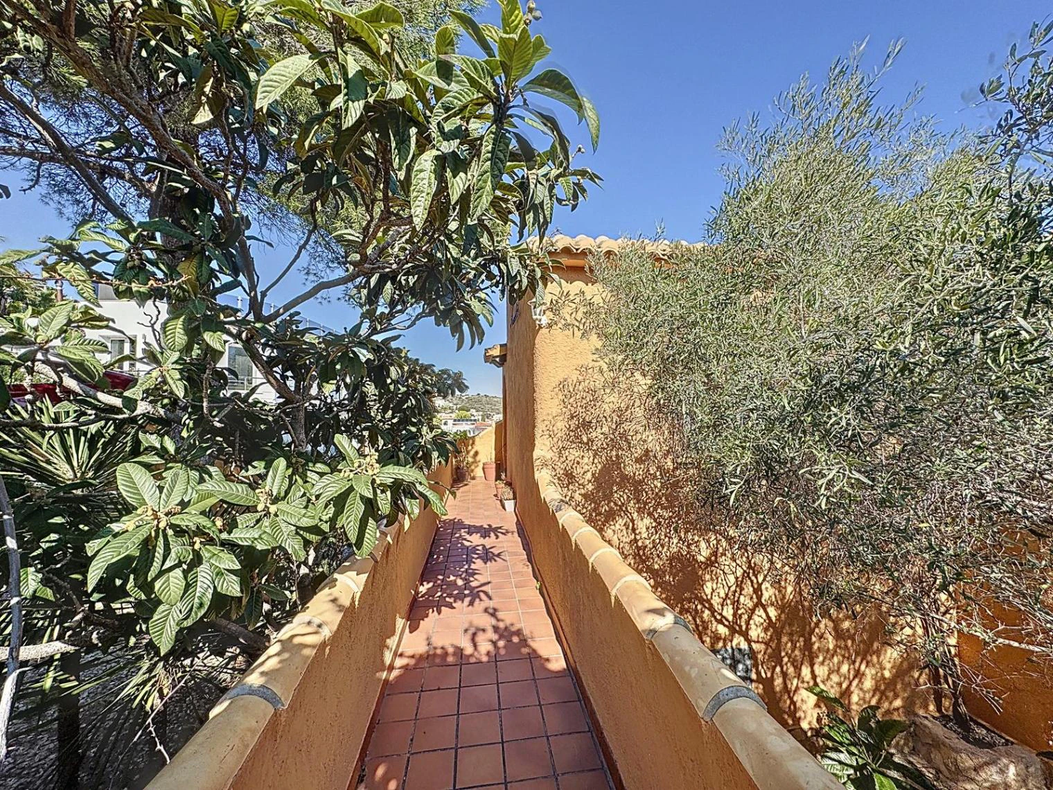Cumbre del Sol villa with private pool and sea views