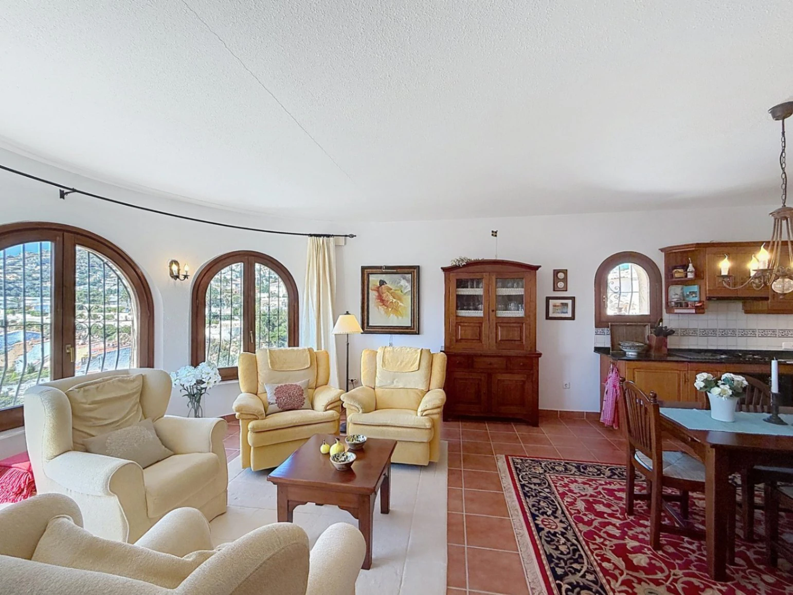 Cumbre del Sol villa with spectacular views of the sea and cliffs.