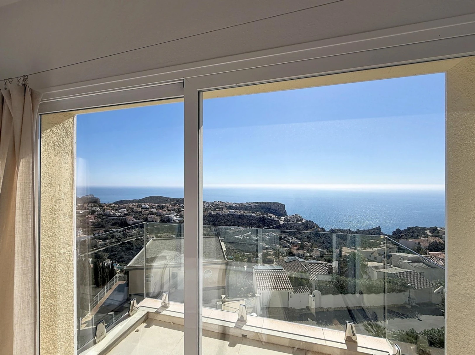 Cumbre del Sol villa renovated with spectacular sea views