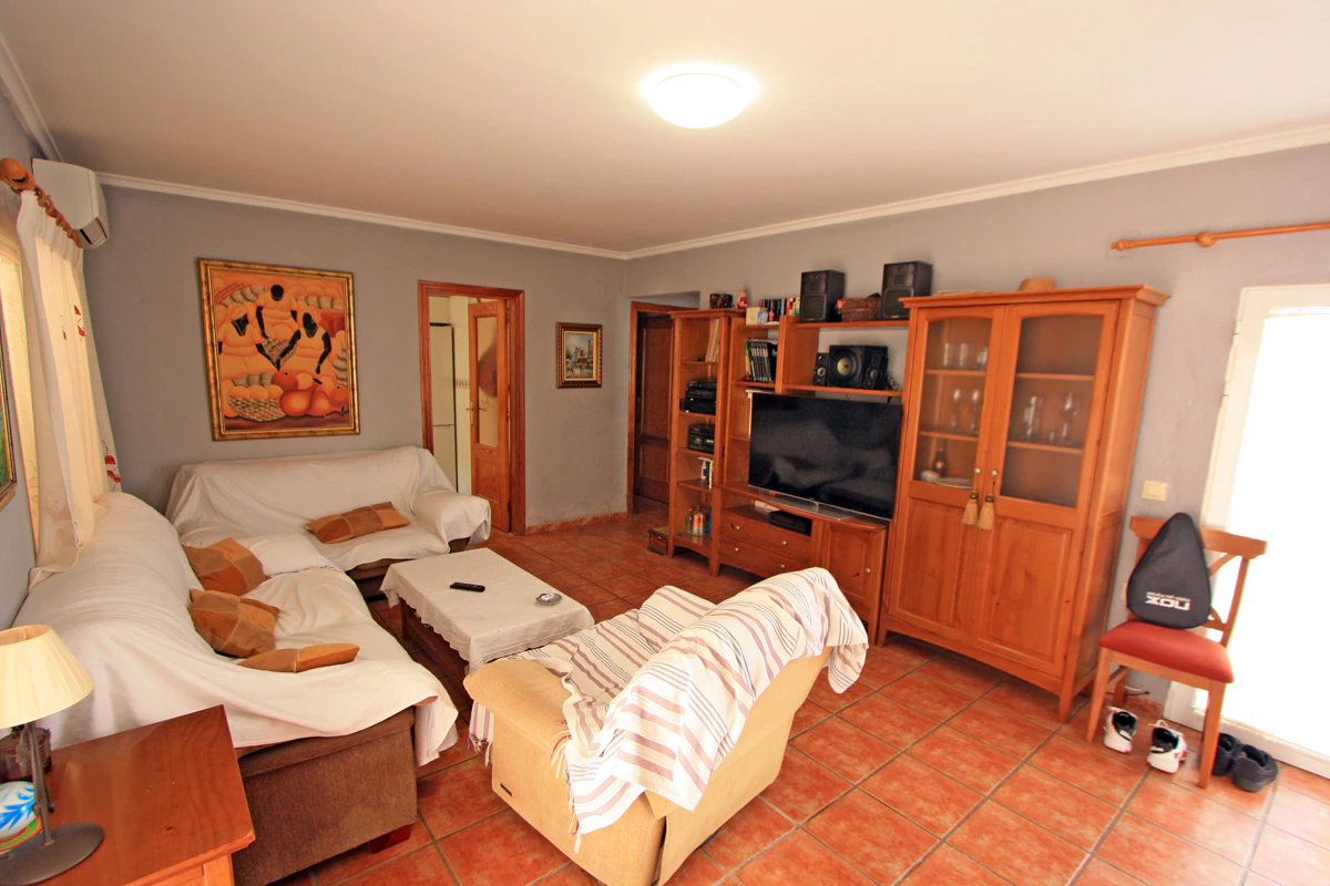 TOWNHOUSE - BUNGALOW WITH OWN PLOT 350 M FROM THE BEACH IN DÉNIA
