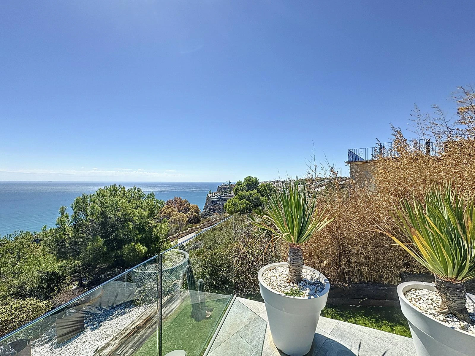 Cumbre del Sol Refurbished villa with sea views