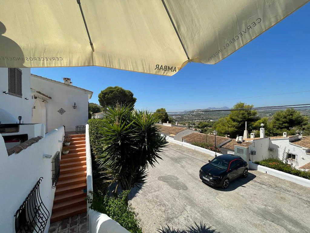 Double-Level 3 Bedroom House Pueblo Alcasar Pool Gardens & Facilities