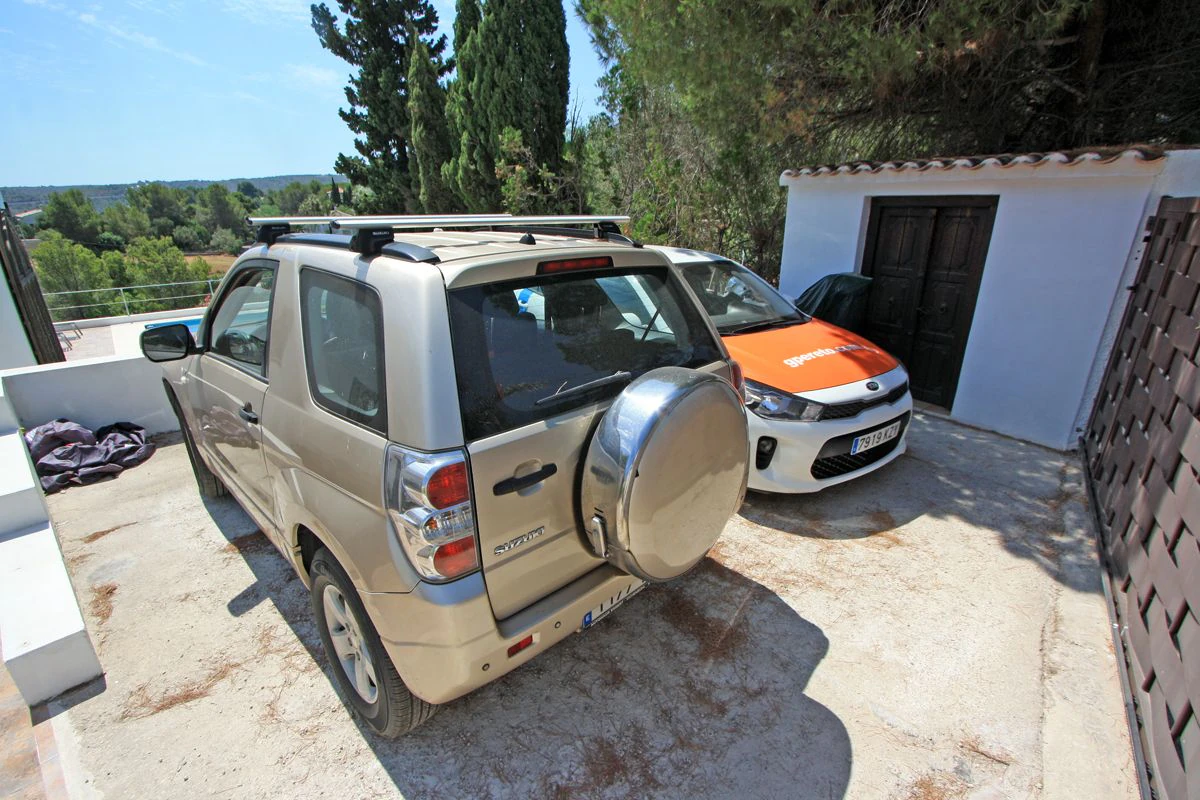 VILLA WITH OPEN VIEWS IN DÉNIA