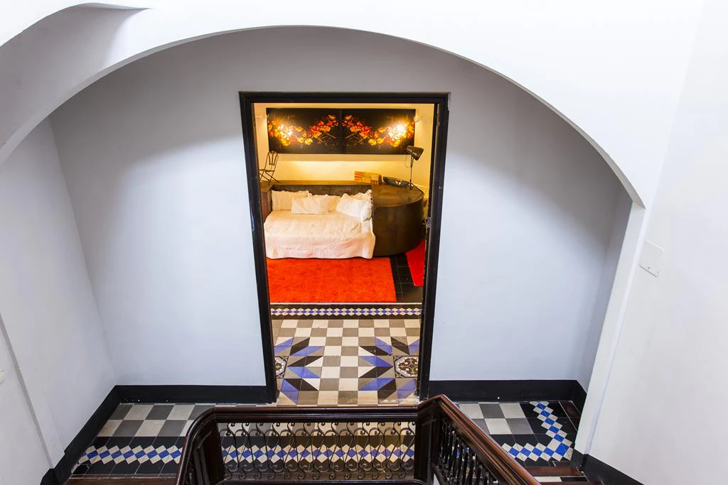 Two-storey town house with extensive interior patio, Dénia