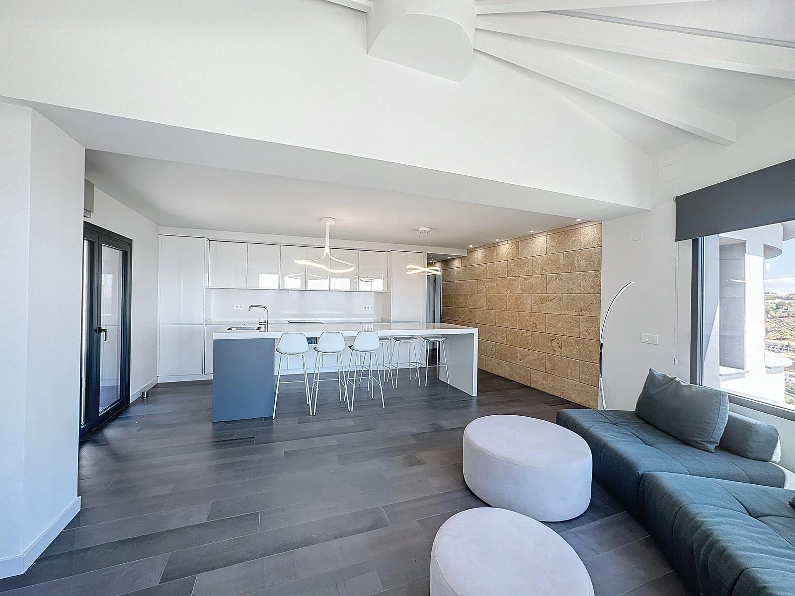 Cumbre del Sol Refurbished villa with sea views
