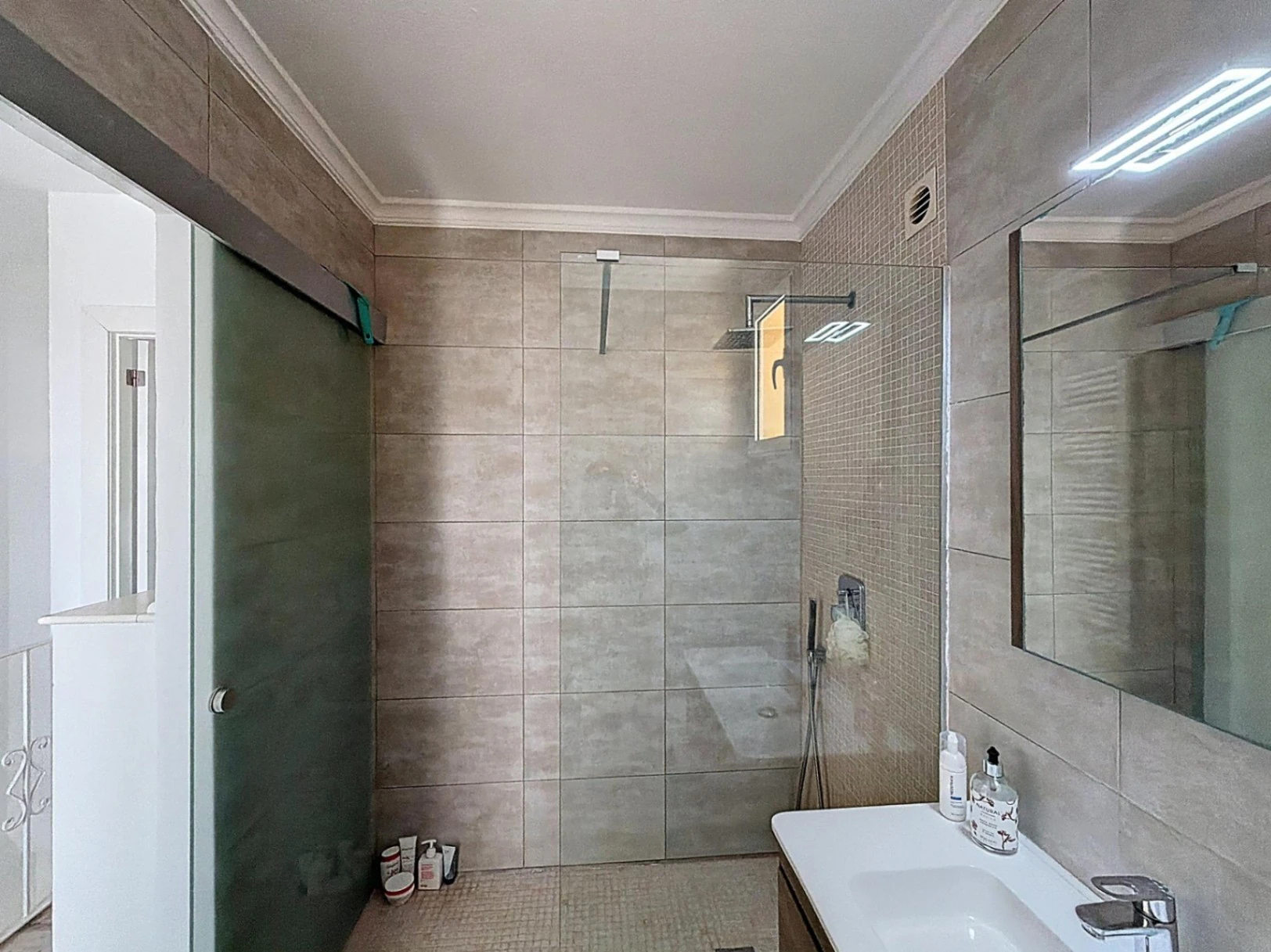 Cumbre del Sol gerenoveerd duplex appartement in Pueblo de la Paz