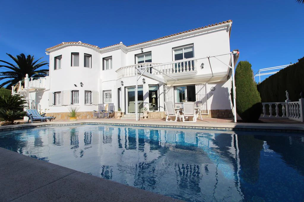 Villa a step away from the beach, Els Poblets
