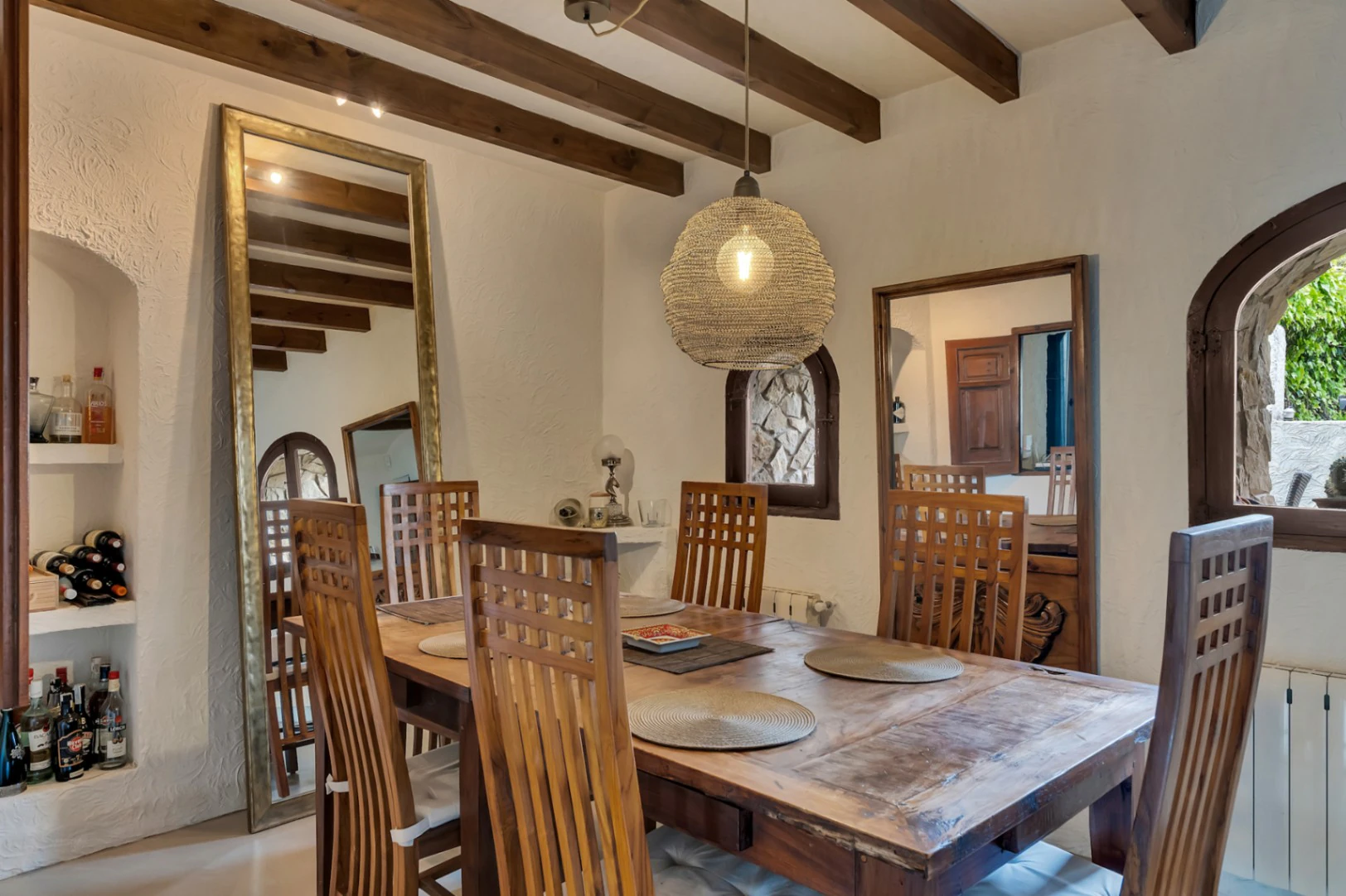 Villa avec appartement d'invités, entièrement rénovée et proche du centre historique de Jávea.