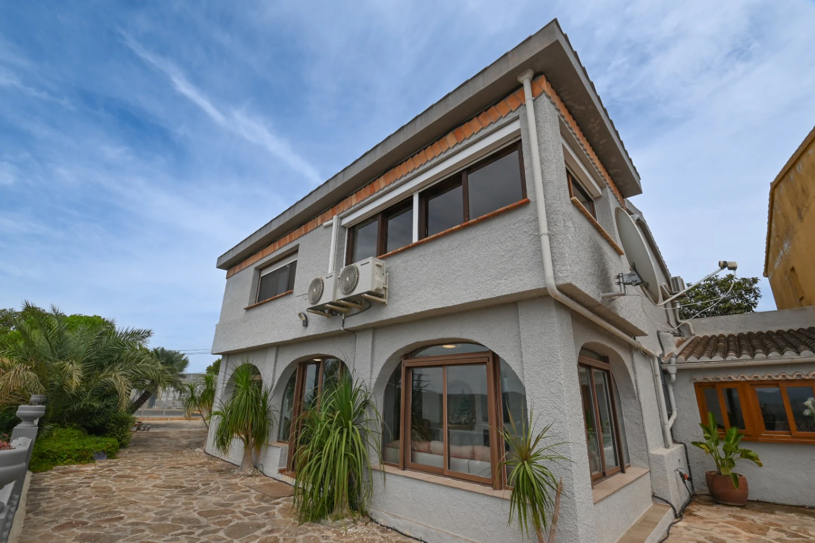 Charmante villa méditerranéenne avec vue sur la mer, grande piscine couverte et jardin – Teulada