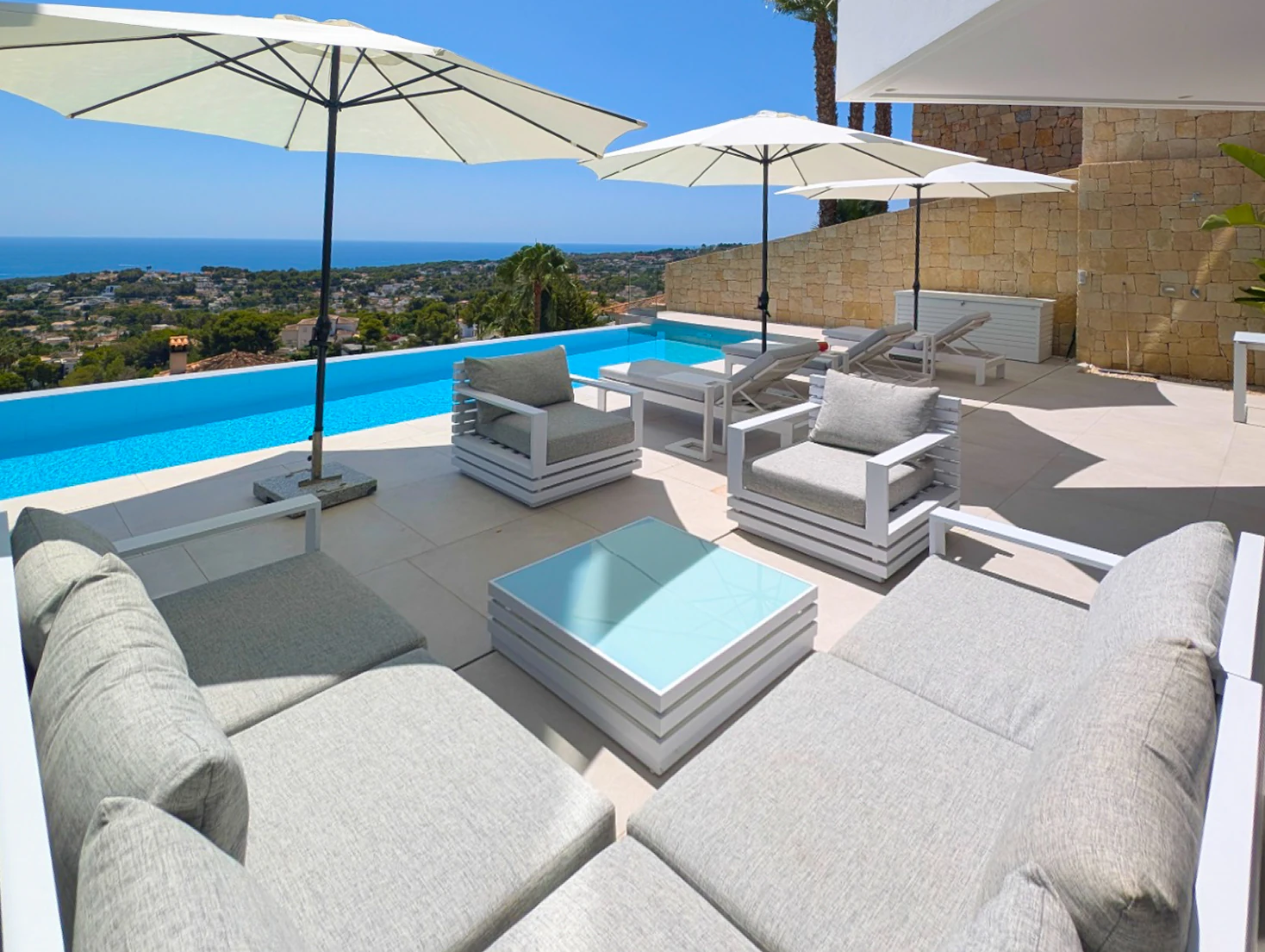 Außergewöhnliche Luxusvilla in Moraira – Wo Design, Technologie und Meerblick aufeinandertreffen