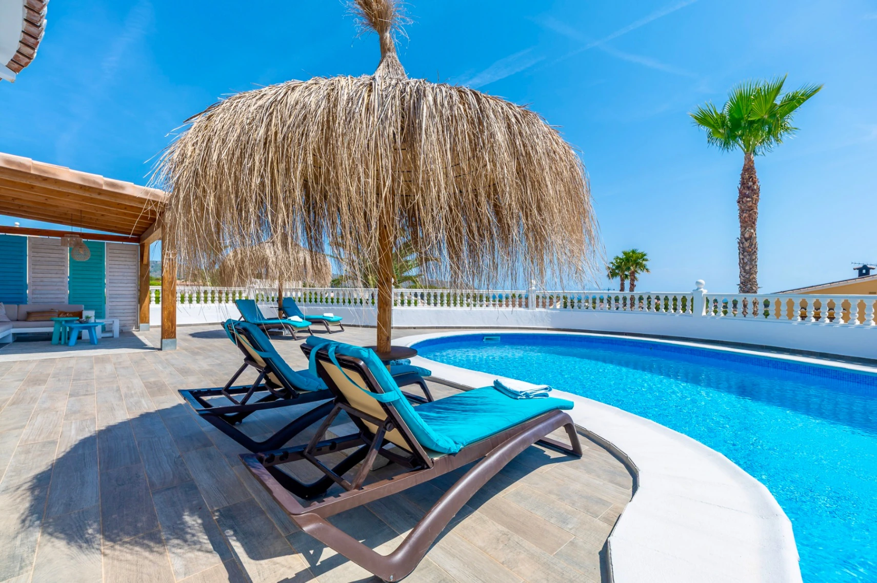 Exclusive, trendy, and fully renovated villa with panoramic sea views for sale in Moraira – prime location near the center and beach.