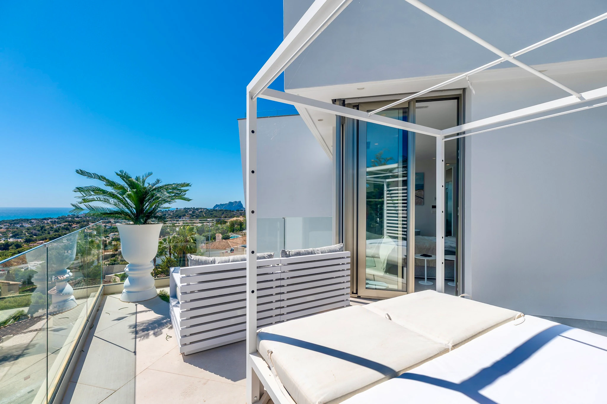 Außergewöhnliche Luxusvilla in Moraira – Wo Design, Technologie und Meerblick aufeinandertreffen