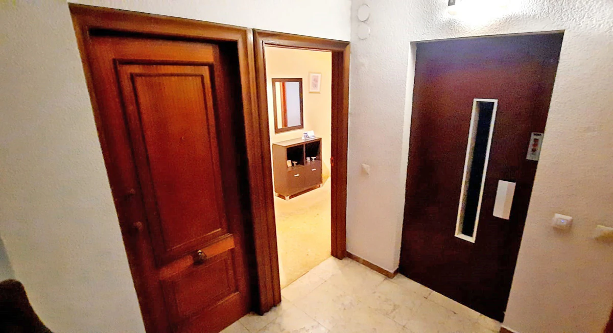 GRAN PISO CON 2 ENTRADAS EN EL CASCO URBANO DE DÉNIA