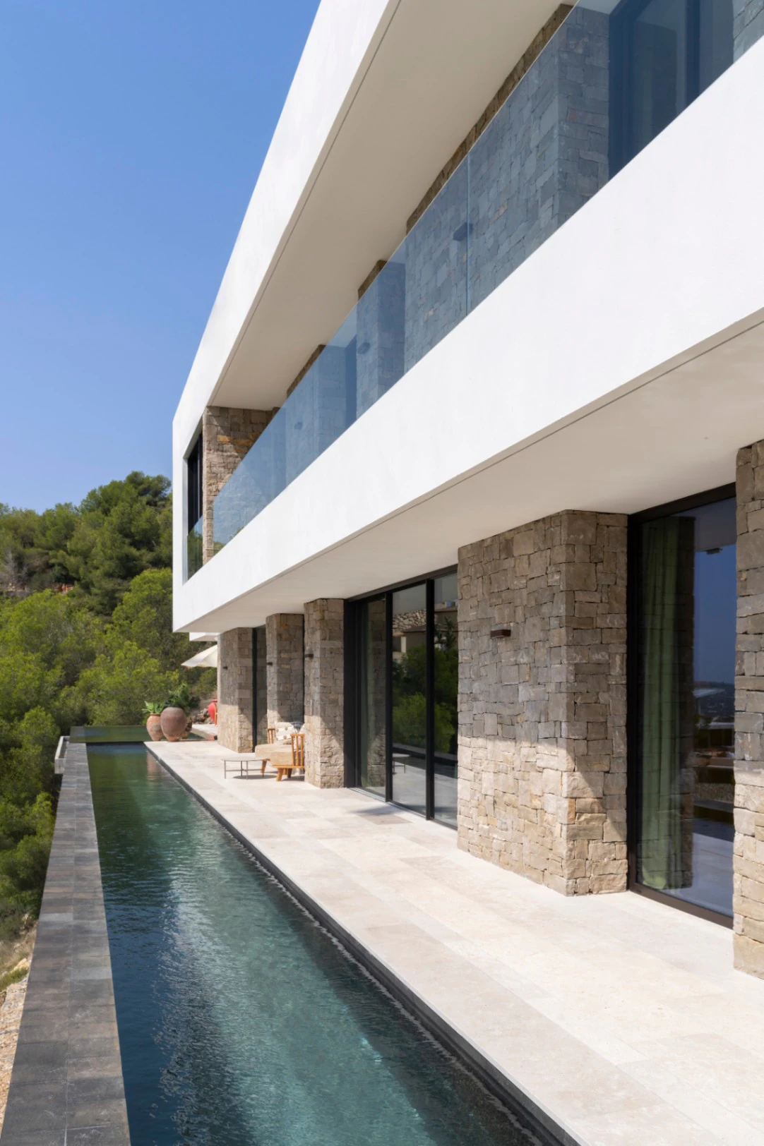 Exclusive luxury villa for sale in Jávea, with panoramic sea and mountain views.