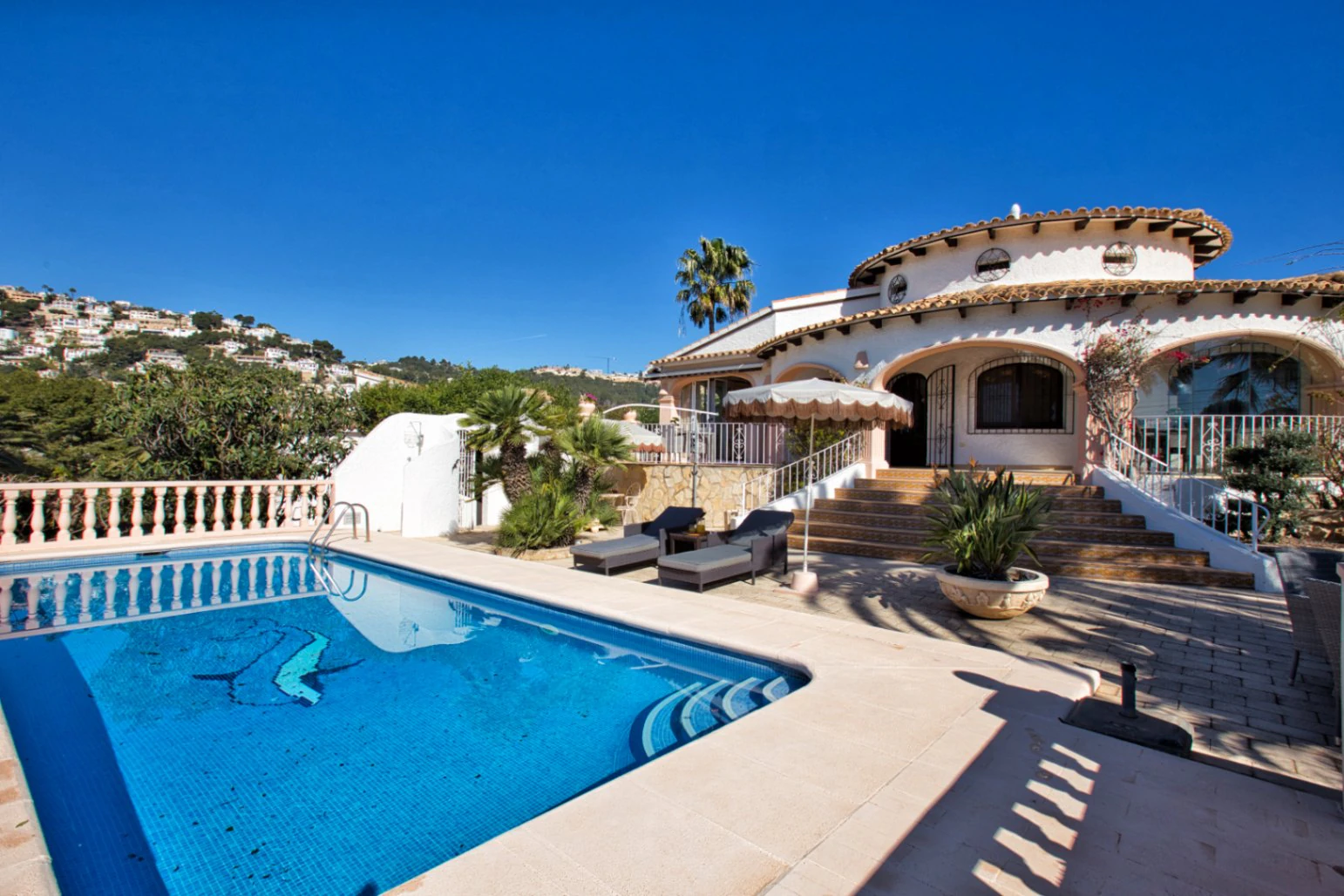 Traditionele zeezicht villa te koop in Benissa