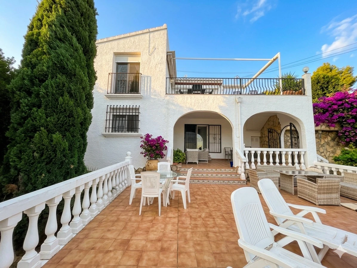 Villa for sale in Pego