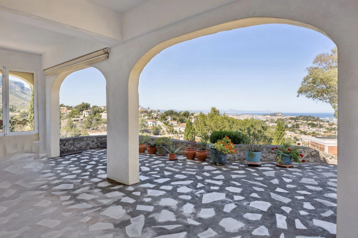 Large villa with the most stunning views of Dénia.