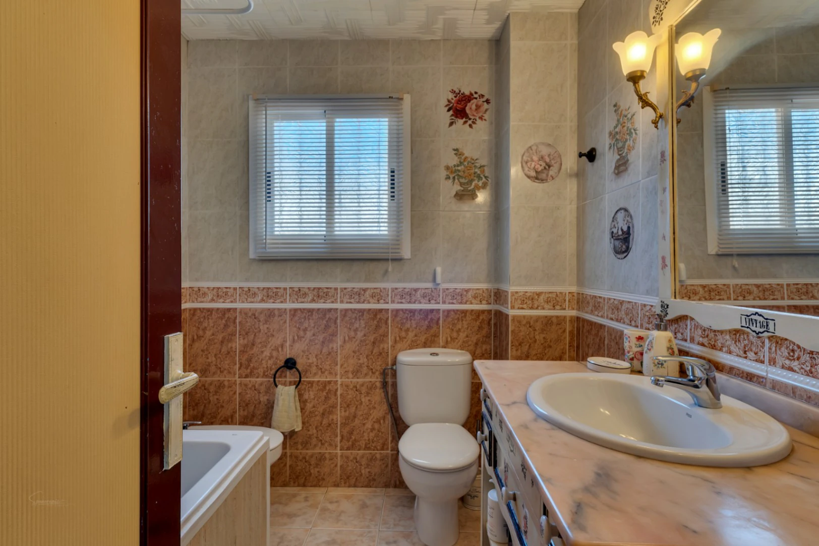 Villa a la venta a pocos metros del casco antiguo de Jávea con vistas al mar